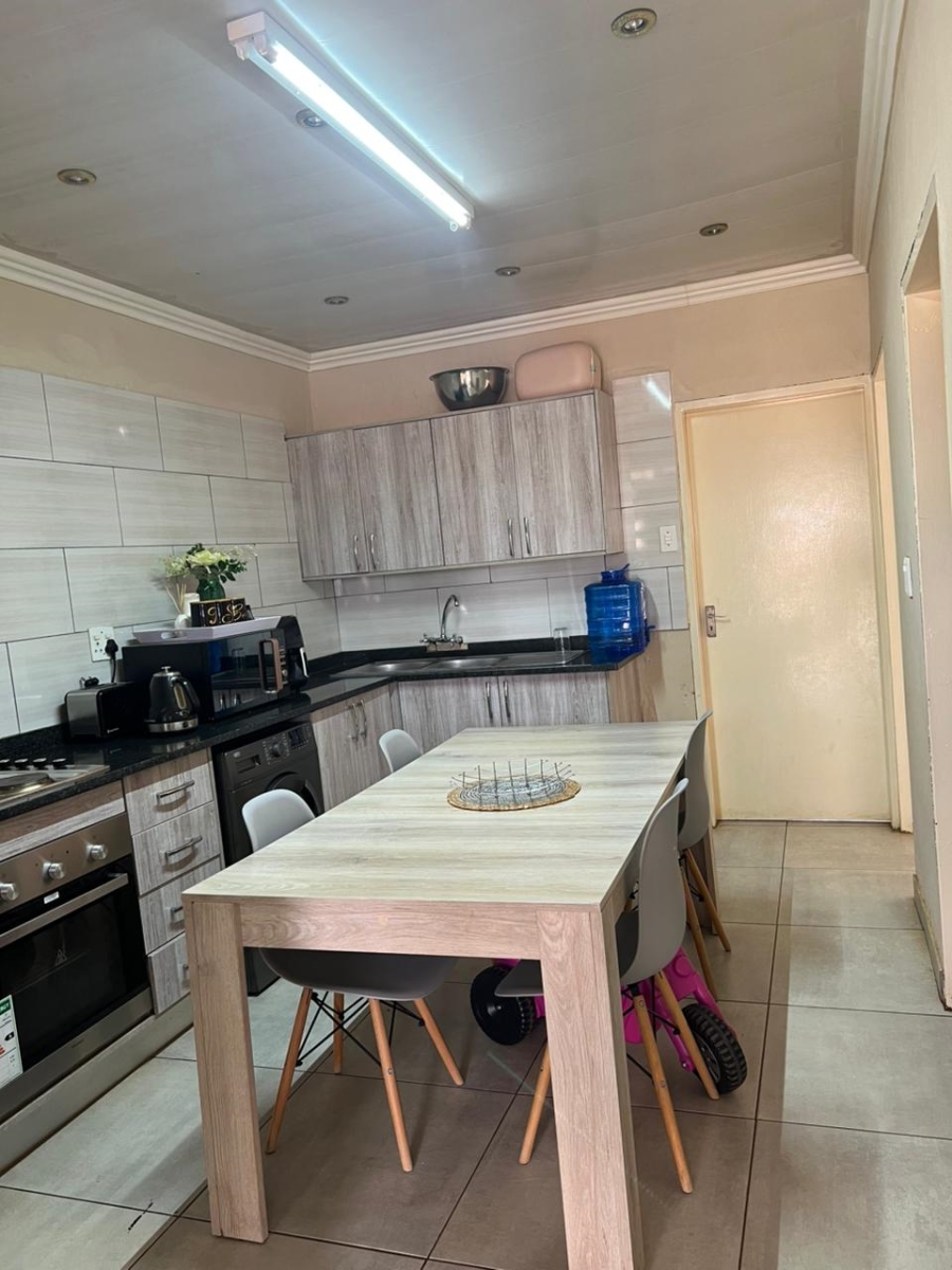 10 Bedroom Property for Sale in Ellaton North West